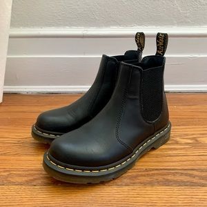 Dr. Martens 2976 Women’s Smooth Leather Chelsea Boots